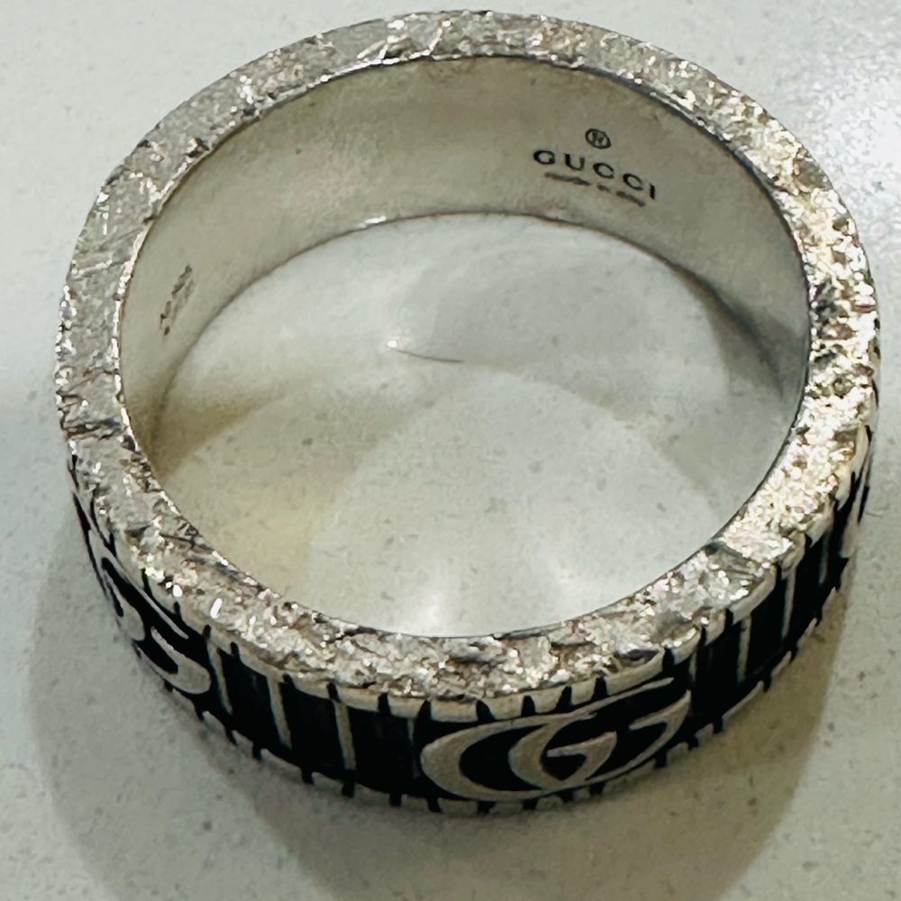 Gucci Marmont GG Wide Silver Band Ring - Picture 5 of 13